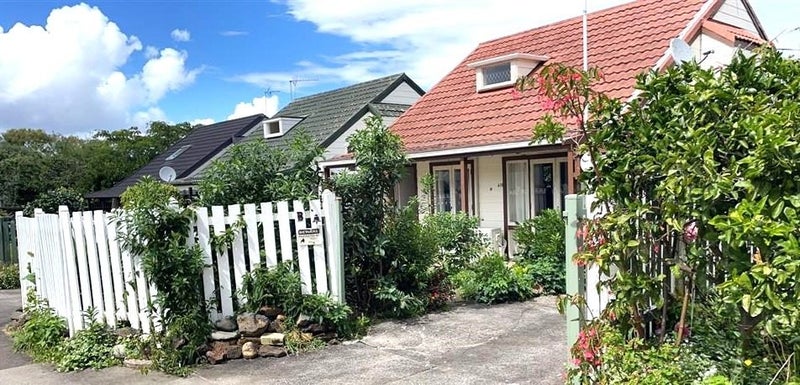 41B Turama Road, Royal Oak, Auckland - Carousel 1