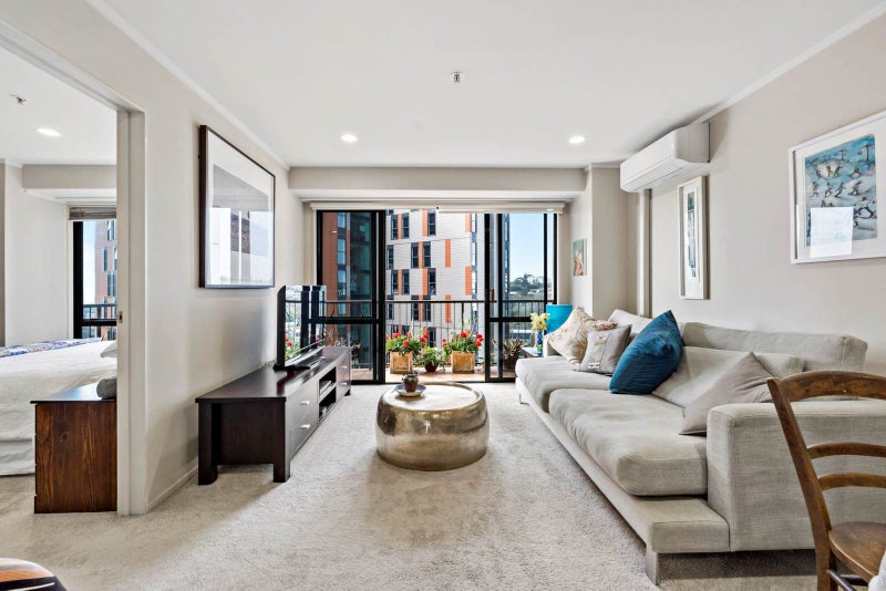 6A/6 Whitaker Place, Grafton, Auckland - Carousel 1