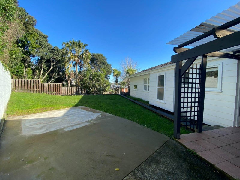 25 Danbury Drive, Torbay, Auckland - Carousel 2