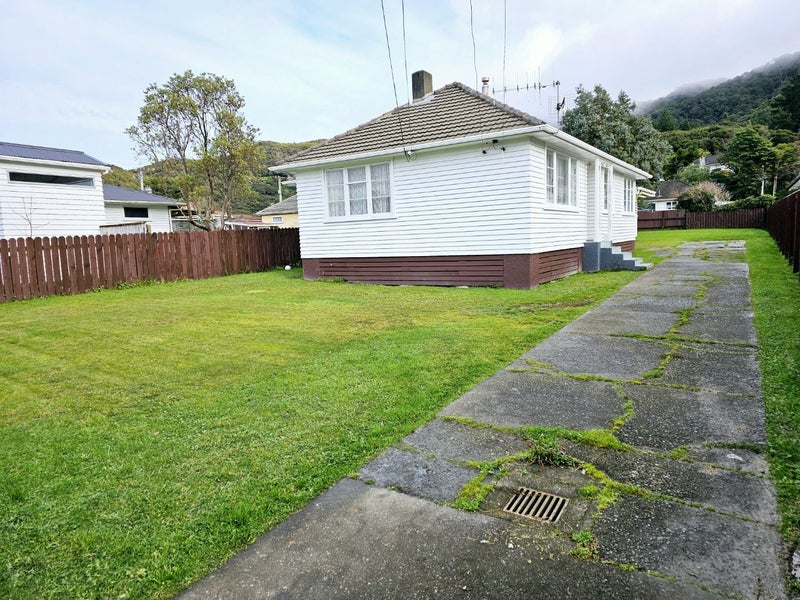 179 Wainuiomata Road, Wainuiomata, Lower Hutt - Carousel 1