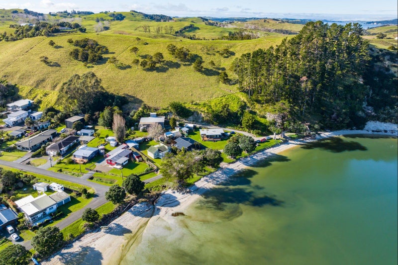 6 The Strand, Maungaturoto - Carousel 45