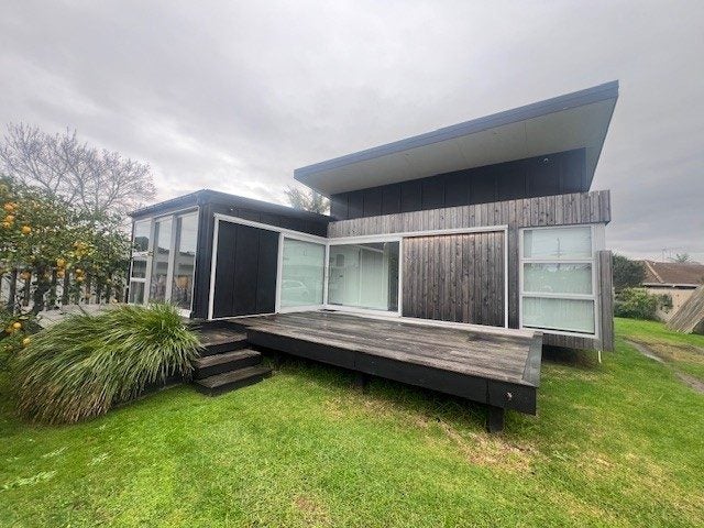 8B Ngatai Road, Otumoetai, Tauranga - Carousel 1