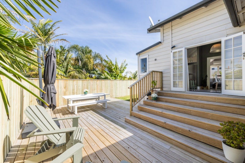 14 Colenso Avenue, Hospital Hill, Napier - Carousel 2
