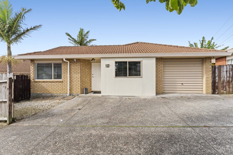 2/3 Alta Terrace, Flat Bush, Auckland - Carousel 2