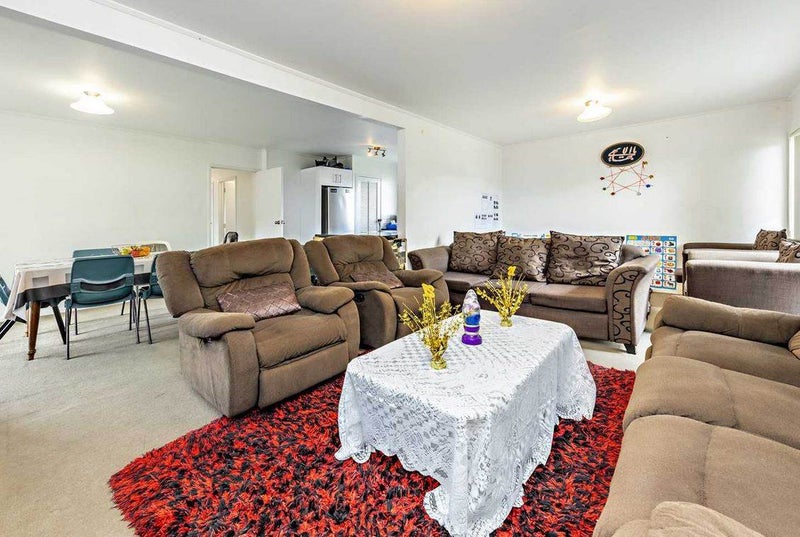 14 Frobisher Way, Clendon Park, Auckland - Carousel 2