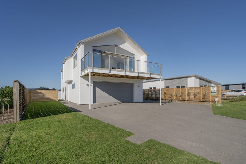 10 Ngaroma Crescent, Whitianga, Whitianga - Carousel 1