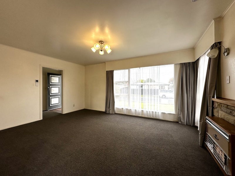 6 Paulette Place, Queenwood, Hamilton - Carousel 2