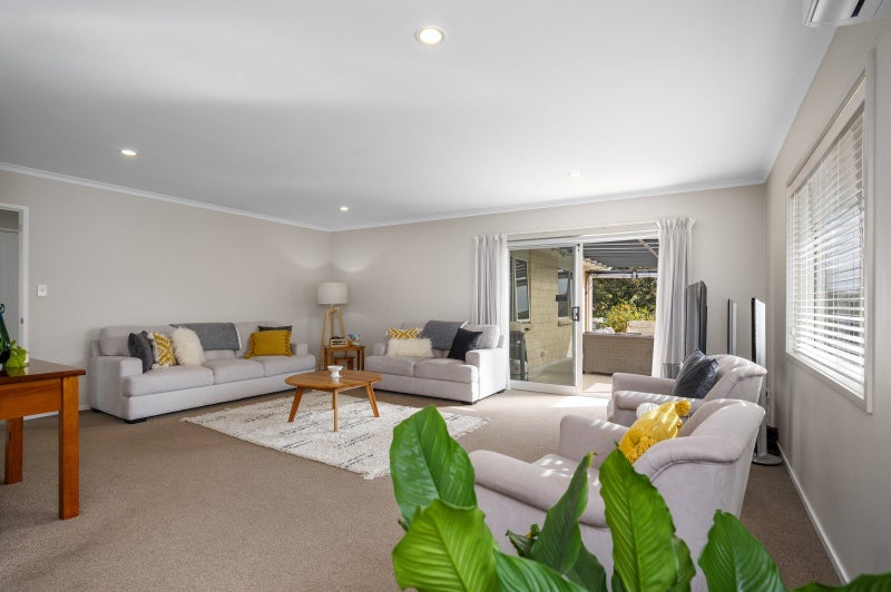12 Bryan Gallagher Place, Welcome Bay, Tauranga - Carousel 2
