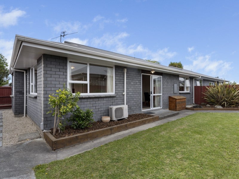 2/676 Gloucester Street, Linwood, Christchurch - Carousel 1
