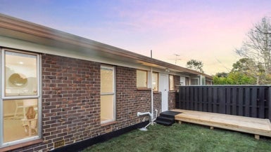 2/11 Latham Avenue, Pakuranga, Auckland - Carousel 1