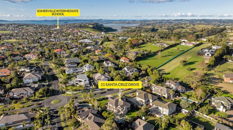 11 Santa Cruz Drive, Shamrock Park, Auckland - Carousel 47