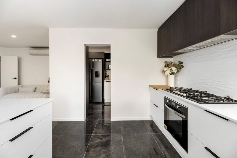 8 Foresters Crescent, Parklands, Christchurch - Carousel 2