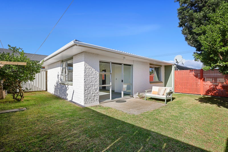 29 Clemow Road, Fitzroy, New Plymouth - Carousel 1