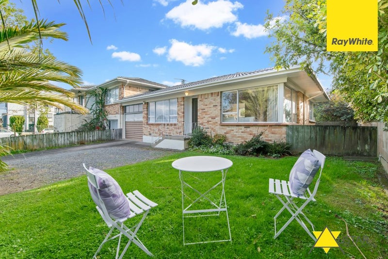 2 Ravenwood Drive, Forrest Hill, Auckland - Carousel 1