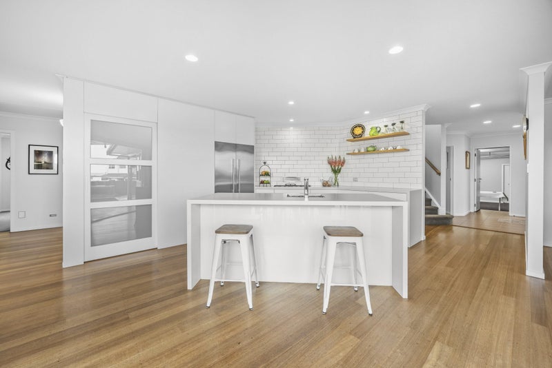 17 Sunny Crescent, Huapai, Kumeu - Carousel 2