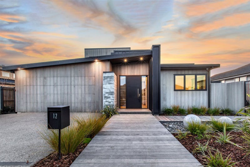 12 Rotorua Grove, Aotea, Porirua - Carousel 1