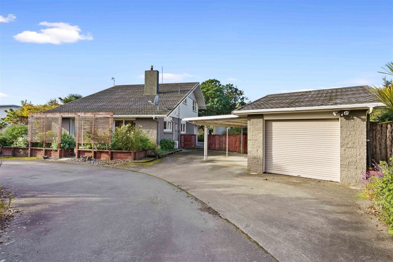 8 Nimmo Avenue West, Waikanae - Carousel 1