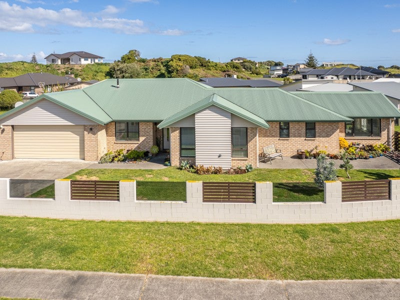 12 Golf Vue Place, Castlecliff, Whanganui - Carousel 1