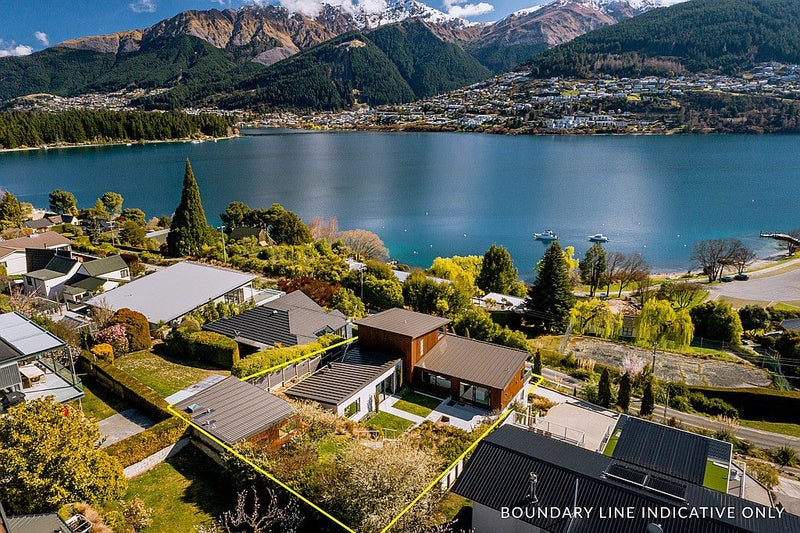 560 Peninsula Road, Kelvin Heights, Queenstown - Carousel 1