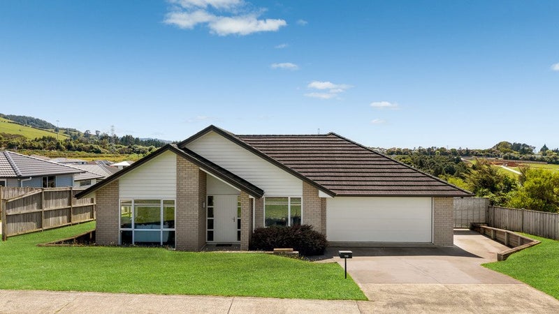 110 Hillpark Drive, Pokeno - Carousel 1