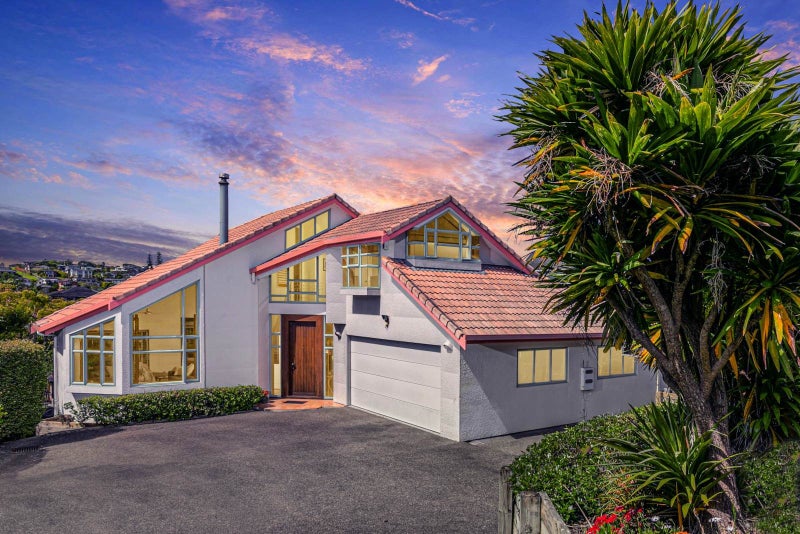 2/2 Jutland Street, Mairangi Bay, Auckland - Carousel 1