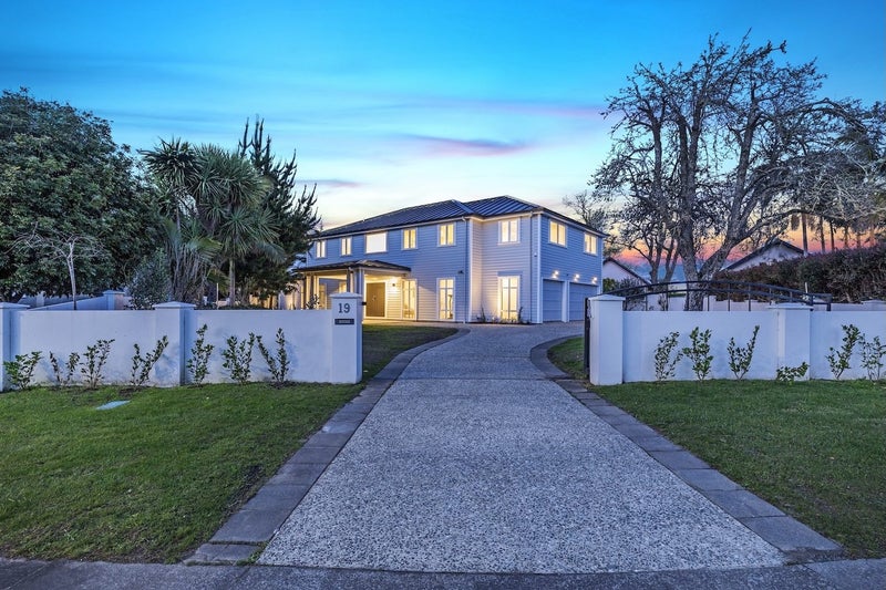 19 Oak Manor Drive, Albany, Auckland - Carousel 1