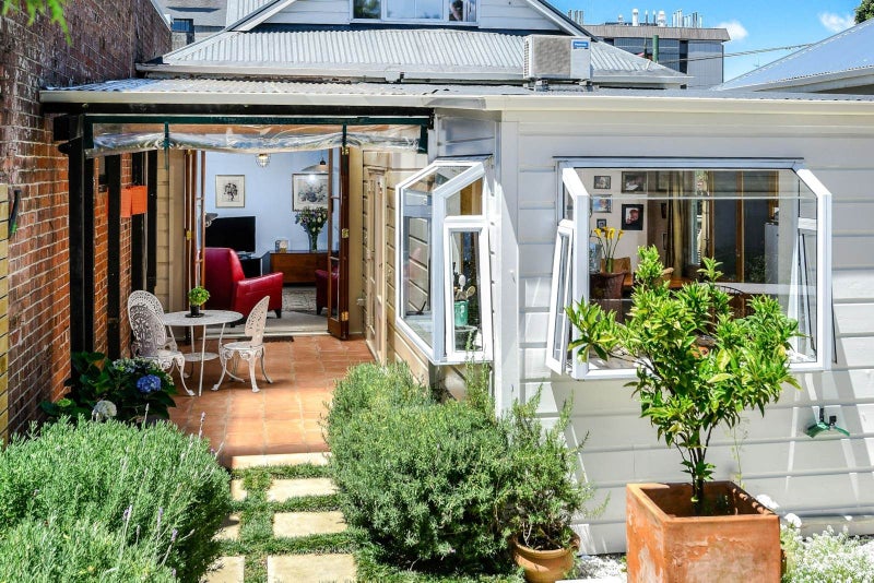 64 Seafield View Road, Grafton, Auckland - Carousel 2