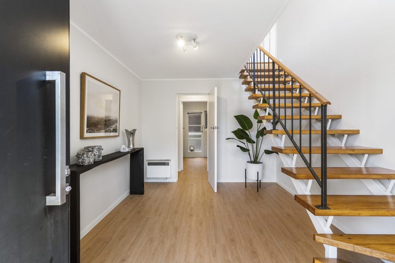 21 St Ives Terrace, Mairangi Bay, Auckland - Carousel 2