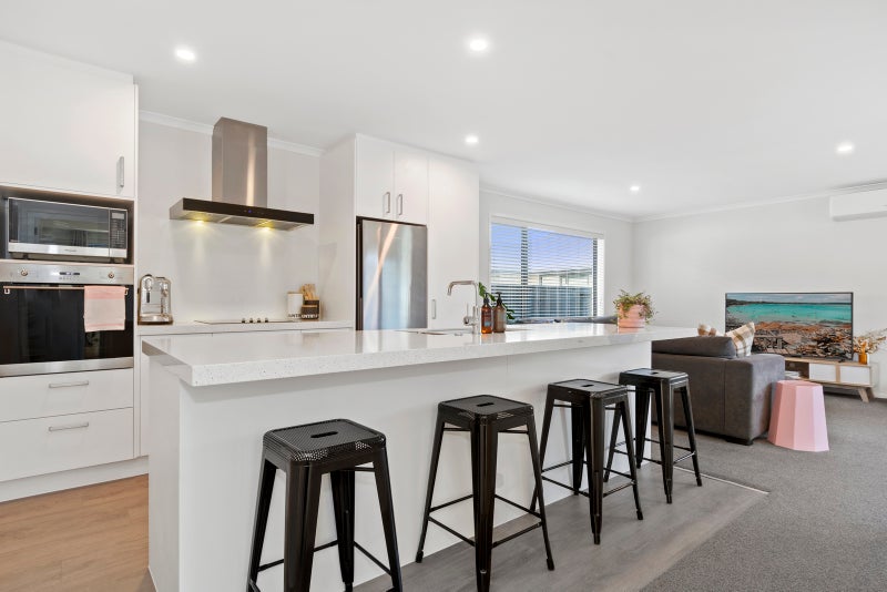 12 TE WHARO DRIVE - Carousel 2