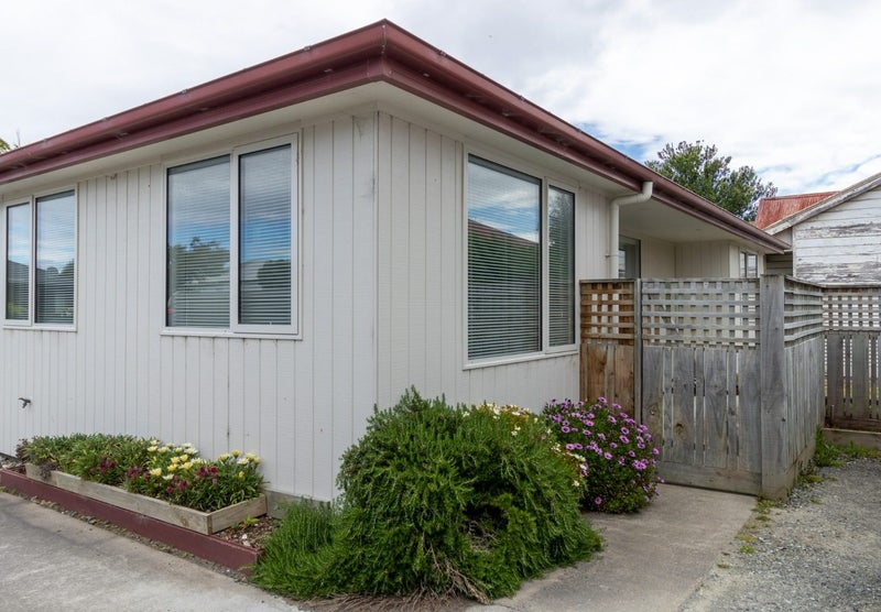 18 Lowe Street, Avenal, Invercargill - Carousel 1