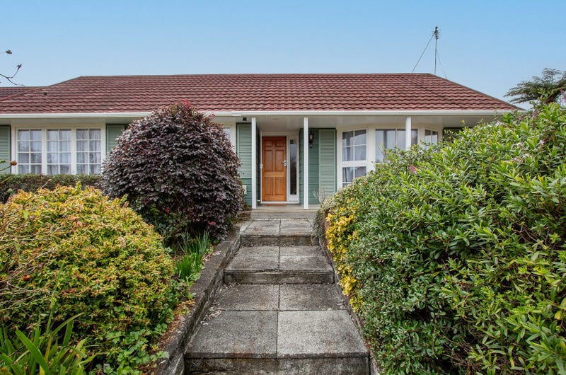 3 McLaren Place, Chedworth, Hamilton - Carousel 2