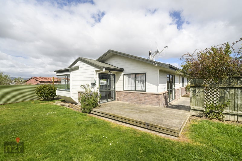 146 Hillcrest Drive, Kelvin Grove, Palmerston North - Carousel 1