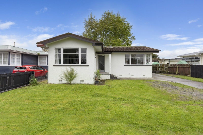 19 Botanical Road, Takaro, Palmerston North - Carousel 2