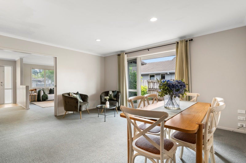 12 Glencoe Court, Pyes Pa, Tauranga - Carousel 2