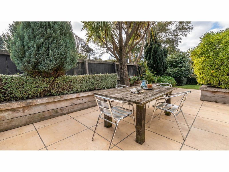 156 Riverlaw Terrace, Saint Martins, Christchurch - Carousel 2