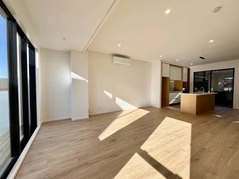 6/12 Ewenson Avenue, One Tree Hill, Auckland - Carousel 1