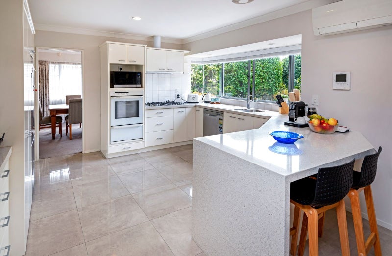 8 Bronte Place, Somerville, Auckland - Carousel 2