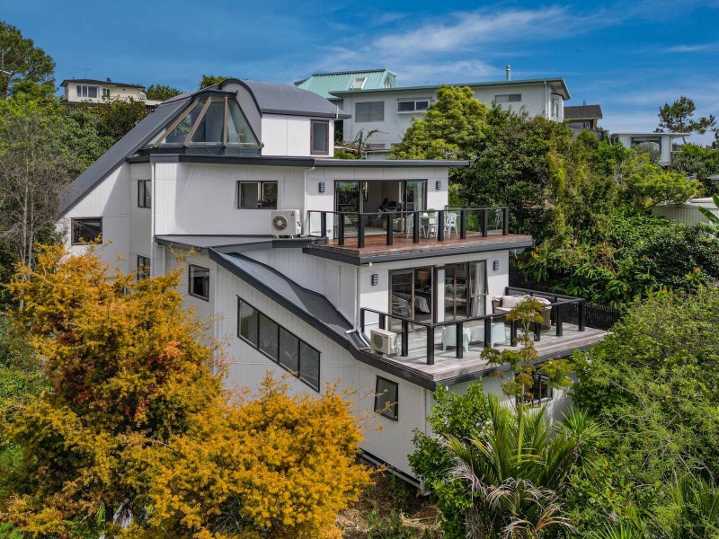 2/5 Dalmeny Close, Murrays Bay, Auckland - Carousel 2