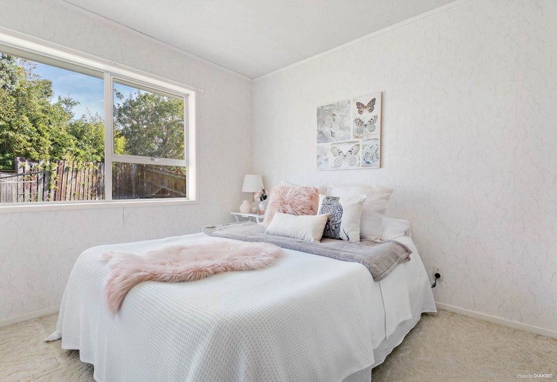 1/14 Jenelin Road, Glendene, Auckland - Carousel 2
