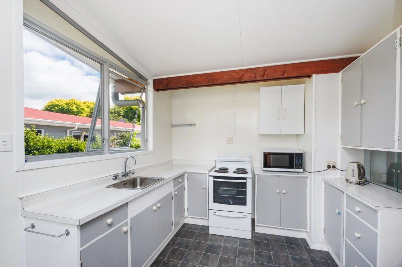 6B Wyndham Street, Awapuni, Palmerston North - Carousel 2