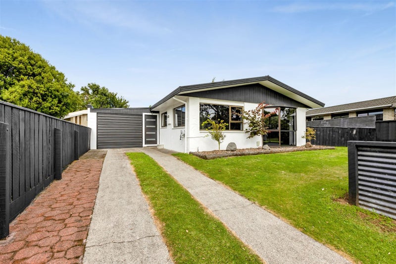 8 Jade Place, Bell Block, New Plymouth - Carousel 1