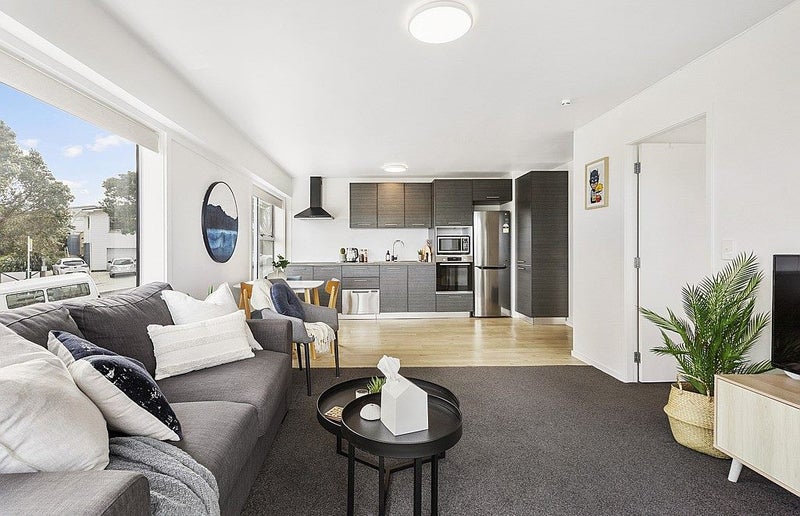 3/32 Akaroa Drive, Maupuia, Wellington - Carousel 1