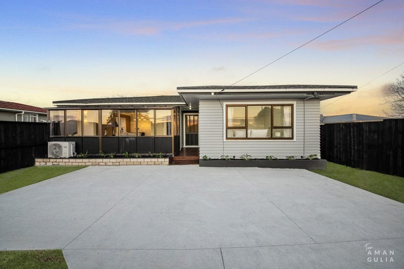 68 Pukaki Road, Mangere, Auckland - Carousel 1