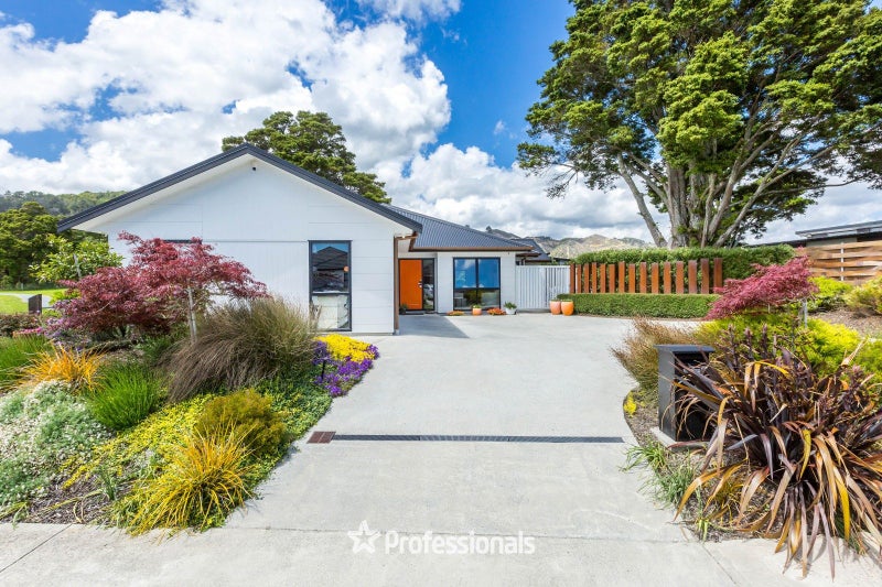 15 Gilruth Road, Wallaceville, Upper Hutt - Carousel 1