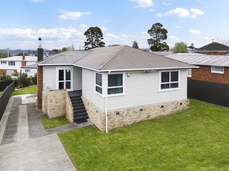 83 New Windsor Road, New Windsor, Auckland - Carousel 1