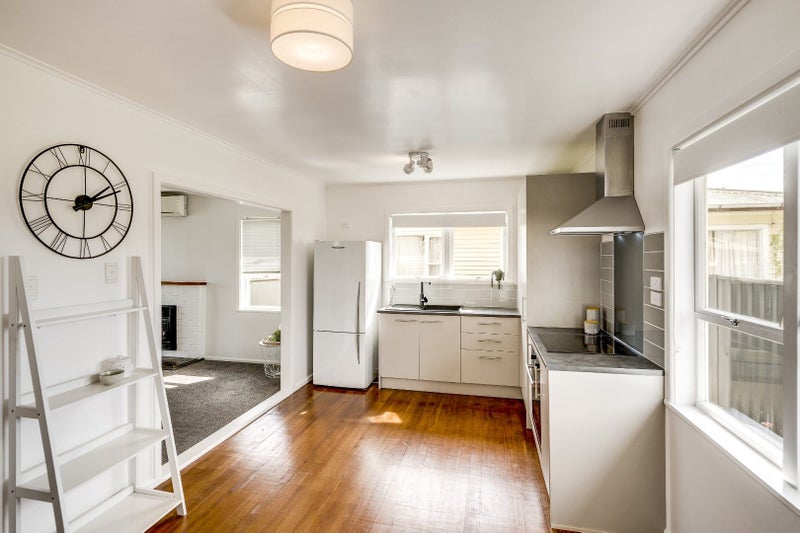 56 Oldham Avenue, Onekawa, Napier - Carousel 2