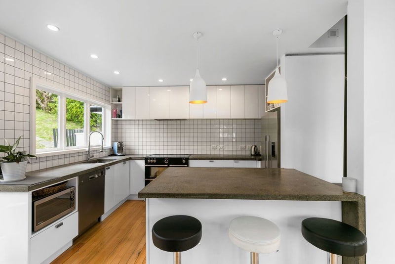 1 Wakely Road, Newlands, Wellington - Carousel 2