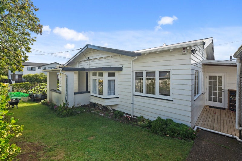 25 Stewart Road, Mount Albert, Auckland - Carousel 20