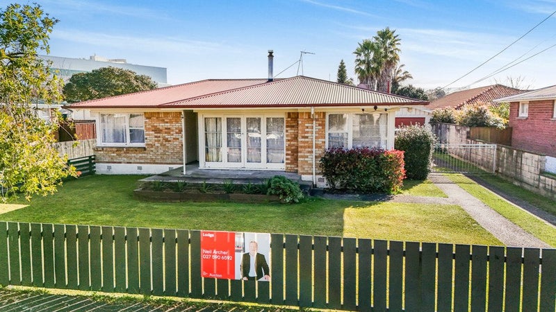 24 Cotton Street, St Andrews, Hamilton - Carousel 1