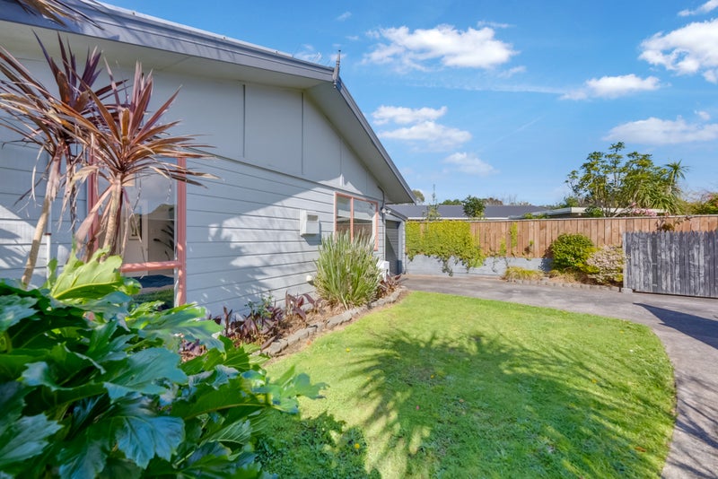 5 Cassia Place, Bell Block, New Plymouth - Carousel 2